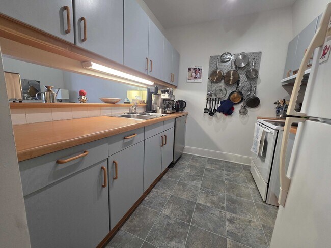 Photo du bâtiment - 2 Bay St