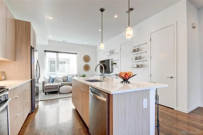 Foto del edificio - 3133 W 18th Ave