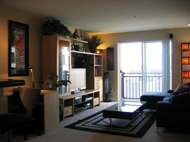 Foto del edificio - Light and Bright updated 1bed 1 bath Condo Unit available in downtown Seattle!