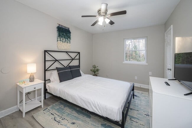 Building Photo - 2312 S Roxboro St