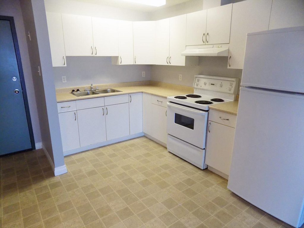 Building Photo - Bison Hill Townhomes