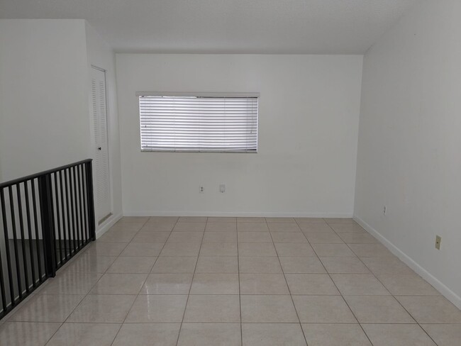 Building Photo - 2845 W 76th St