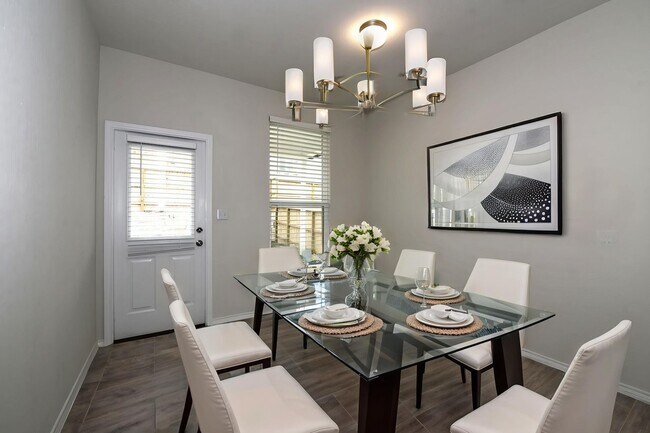 Building Photo - Gorgeous one story home  |  3 bedrooms  |  2 bathrooms  |  Covered Patio  |  2 car garage  |  Dav...