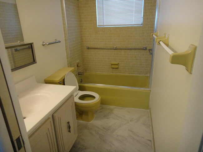 Foto del edificio - 2527 Emory Dr W