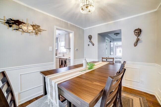 Foto del edificio - 9830 S Yates Ave