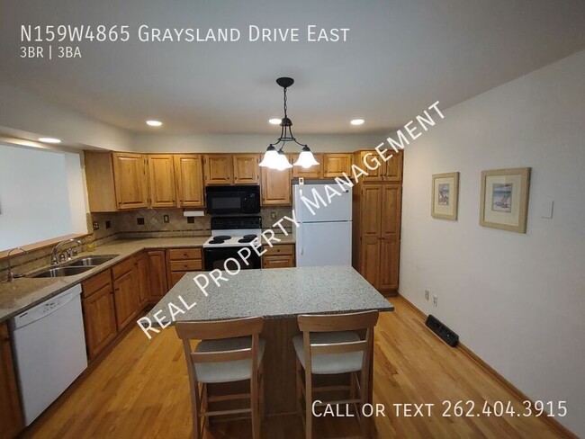 Building Photo - Three Bedroom 2.5 Bath Condo.  Private Entry