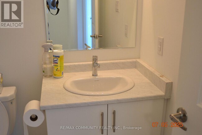 Building Photo - 809 CONLIN RD Rd