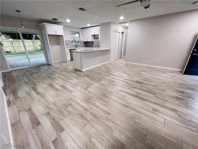 Building Photo - 1310 Jeronimo Dr