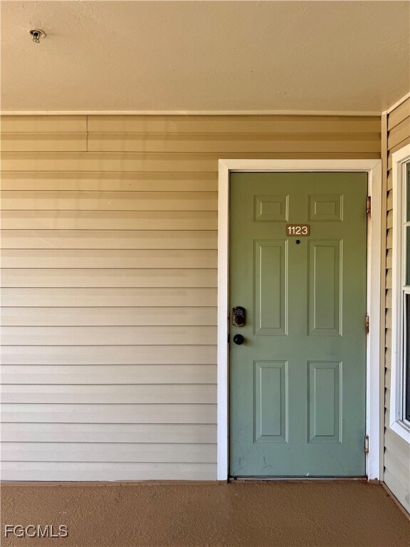 Foto del edificio - 1773 Four Mile Cove Pkwy