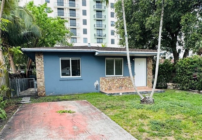 Foto del edificio - 2540 NE 181st St