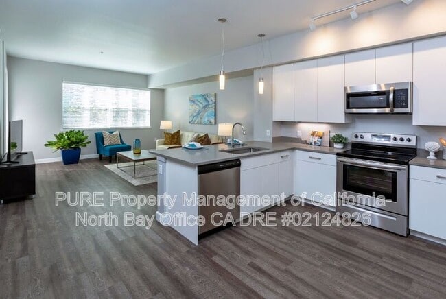 Building Photo - 785 Baywood Dr