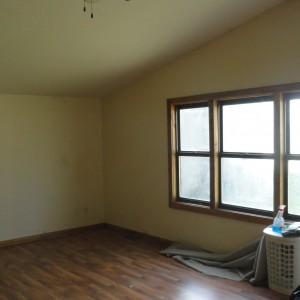 Building Photo - 103 E Maple St
