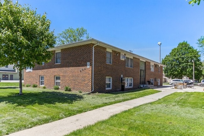 Building Photo - 204 E Main St