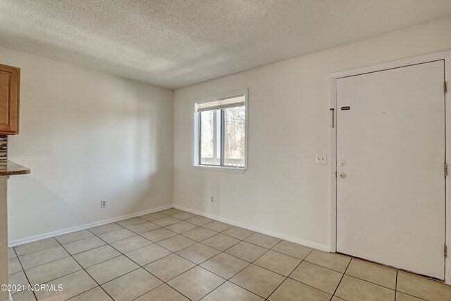 Foto del edificio - 4750 Seahawk Sq