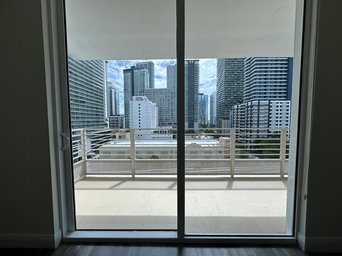 Foto principal - 1110 Brickell Ave