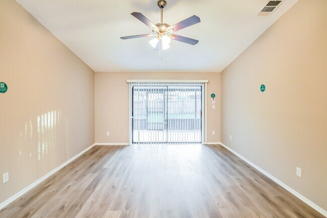 Foto del edificio - 1021 Wainright Dr