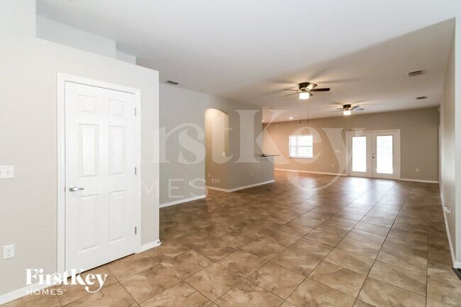 Foto del edificio - 6127 Evansbrook Dr