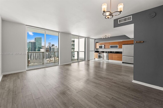 Foto del edificio - 244 Biscayne Blvd