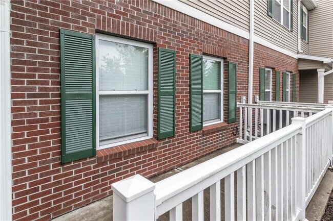 Building Photo - 13370 White Granite Dr