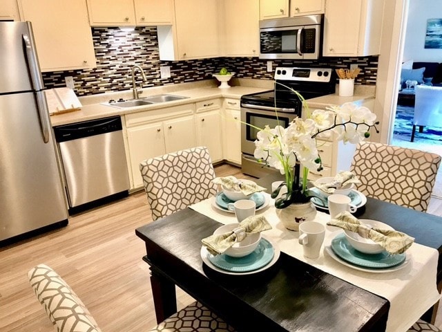 Kitchen (2 bedroom) - Kendallwood Apartments