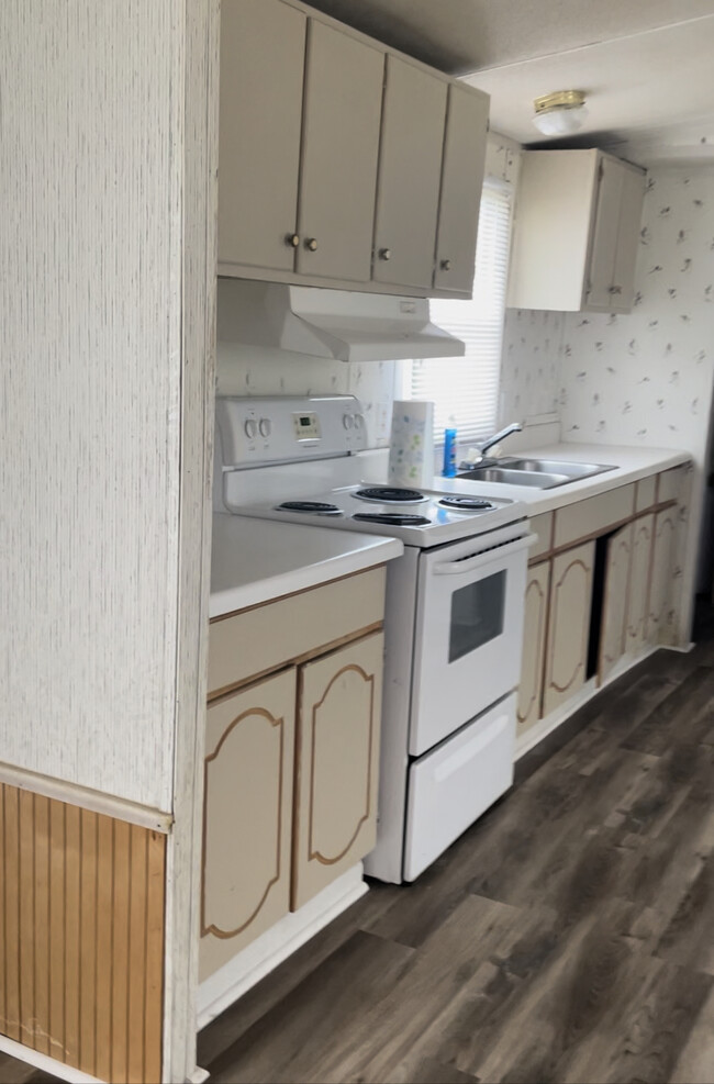Building Photo - 1512 Yaupon Ln