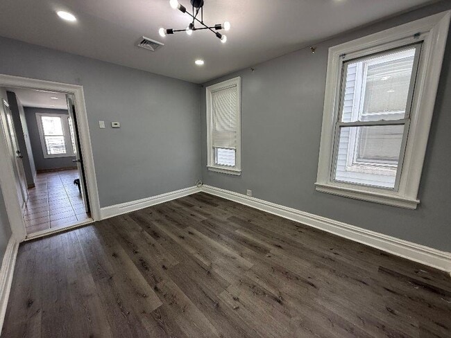 Building Photo - 168 Clendenny Ave