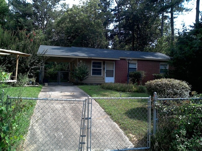 Building Photo - **UPCOMING**East Columbus 3 bedroom/1 bath...