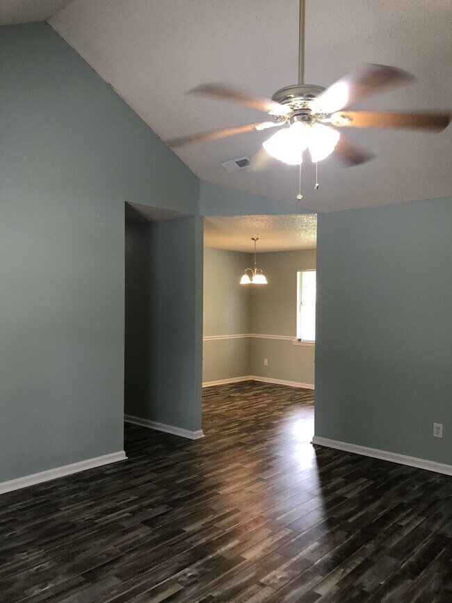 Building Photo - 663 Windward Dr