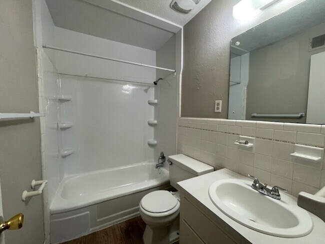 Foto del edificio - Colonial Hills' adorable home!