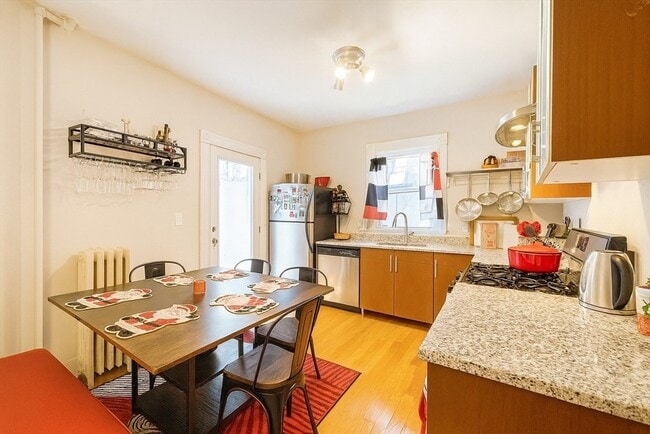 Foto del edificio - 456 Medford St