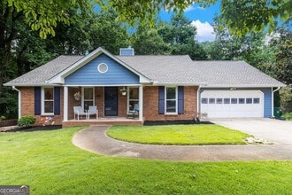 Building Photo - 1402 McLendon Dr