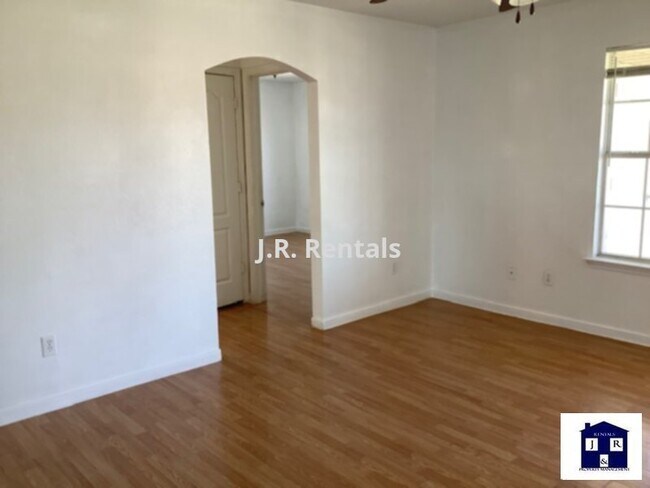 Foto del edificio - 413 Brittney Way