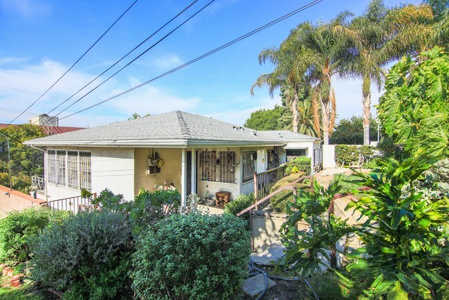 Building Photo - 764-776 Hyperion Ave