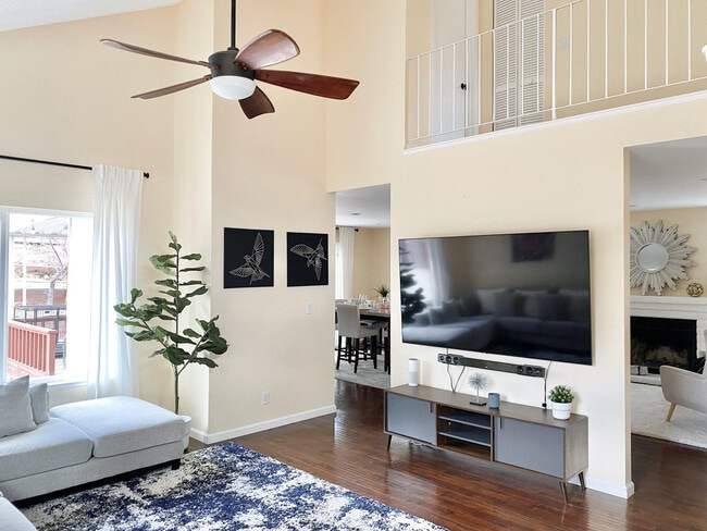 Building Photo - 1825 Sierra Highlands Dr