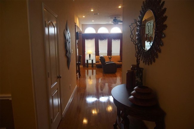 Foto del edificio - 12815 Fieldcliff Ct