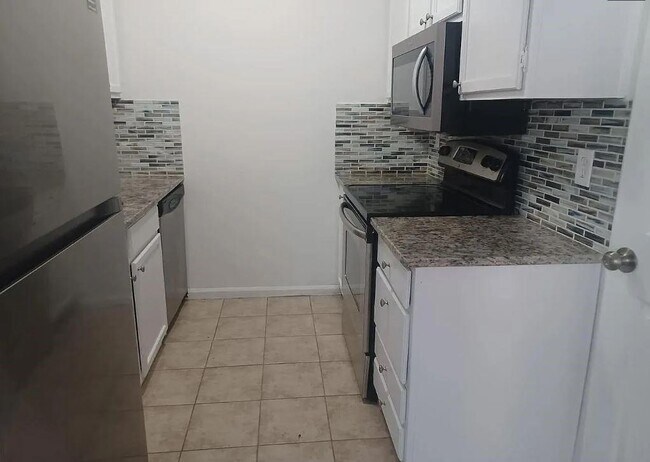 Foto del edificio - 110 Holcomb Ferry Rd