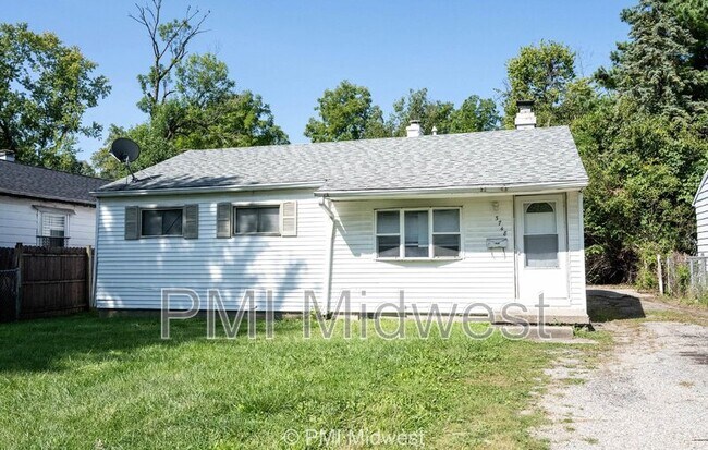 Building Photo - 3748 N Hawthorne Ln