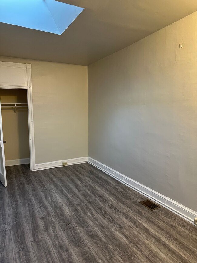 Building Photo - Spacious East Baltimore Home for Rent! Cen...