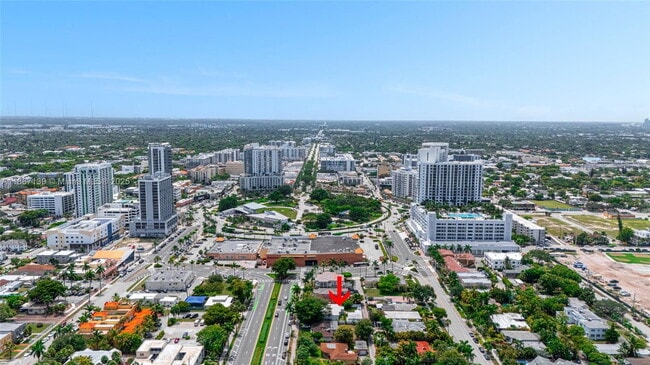 Building Photo - 1625 Hollywood Blvd
