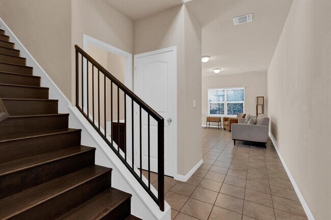 Foto del edificio - 516 E Slaughter Ln
