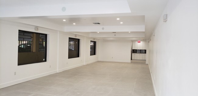 Foto del edificio - 2266 SW 8th St