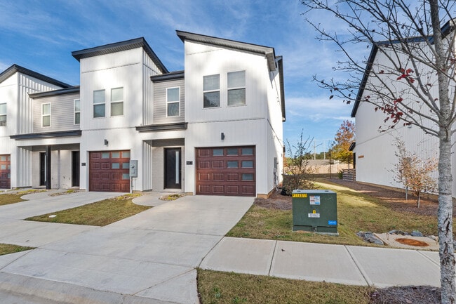 Building Photo - 847 Felix Wy