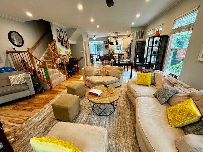 Foto del edificio - 3911 Elbert Ave