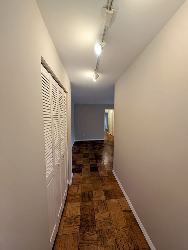 Photo - Spacious North Bethesda 3BR with Private Patio & Resort-Style Amenities House
