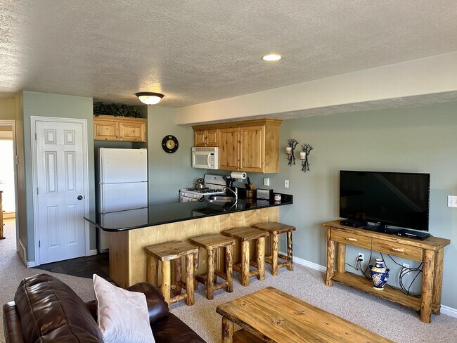 Building Photo - 3555 N Fox Run Dr
