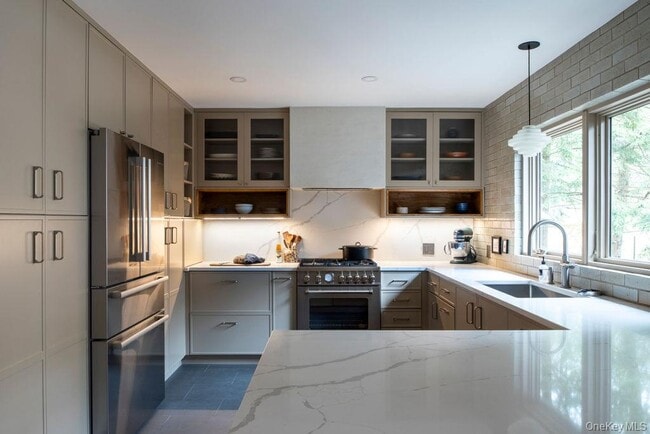 Building Photo - 42 Lake Pleasant Rd