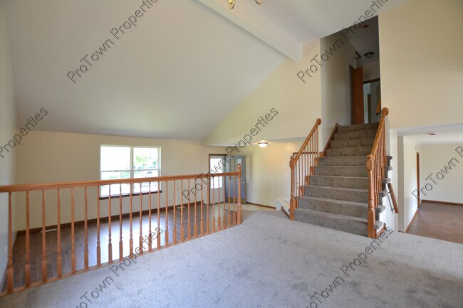 Foto del edificio - 4616 Peacock Ln