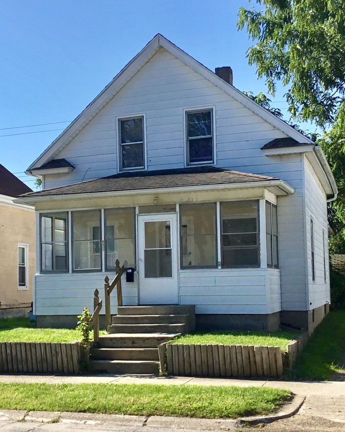 Primary Photo - 839 E 4th St