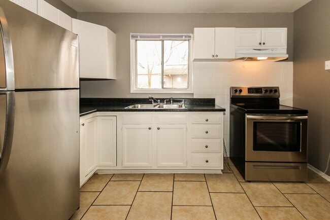 Building Photo - Adorable 3 Bedroom, 1 Bath Home in Eagleda...