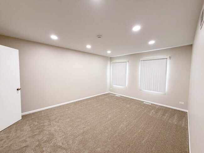 Foto del edificio - 223 Butternut Ln